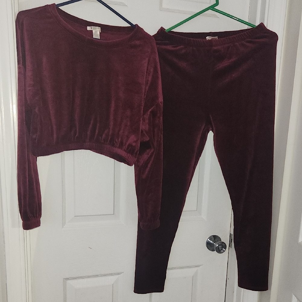 Velvet Burgundy Women’s Pants & Jumpsuit Set